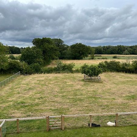 A Newly Renovated, Cosy Escape In The Beautiful Shepherd'S Cottage Dereham ภายนอก รูปภาพ