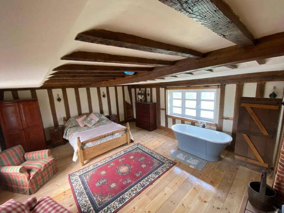 A Newly Renovated, Cosy Escape In The Beautiful Shepherd'S Cottage Dereham ภายนอก รูปภาพ