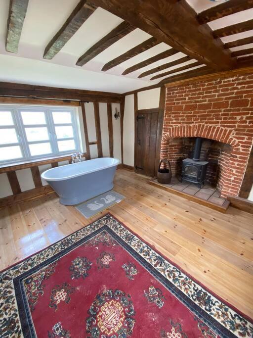 A Newly Renovated, Cosy Escape In The Beautiful Shepherd'S Cottage Dereham ภายนอก รูปภาพ