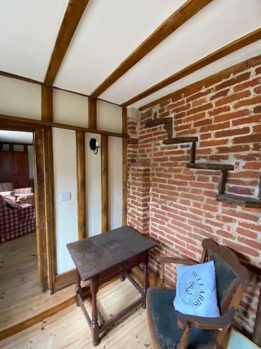 A Newly Renovated, Cosy Escape In The Beautiful Shepherd'S Cottage Dereham ภายนอก รูปภาพ