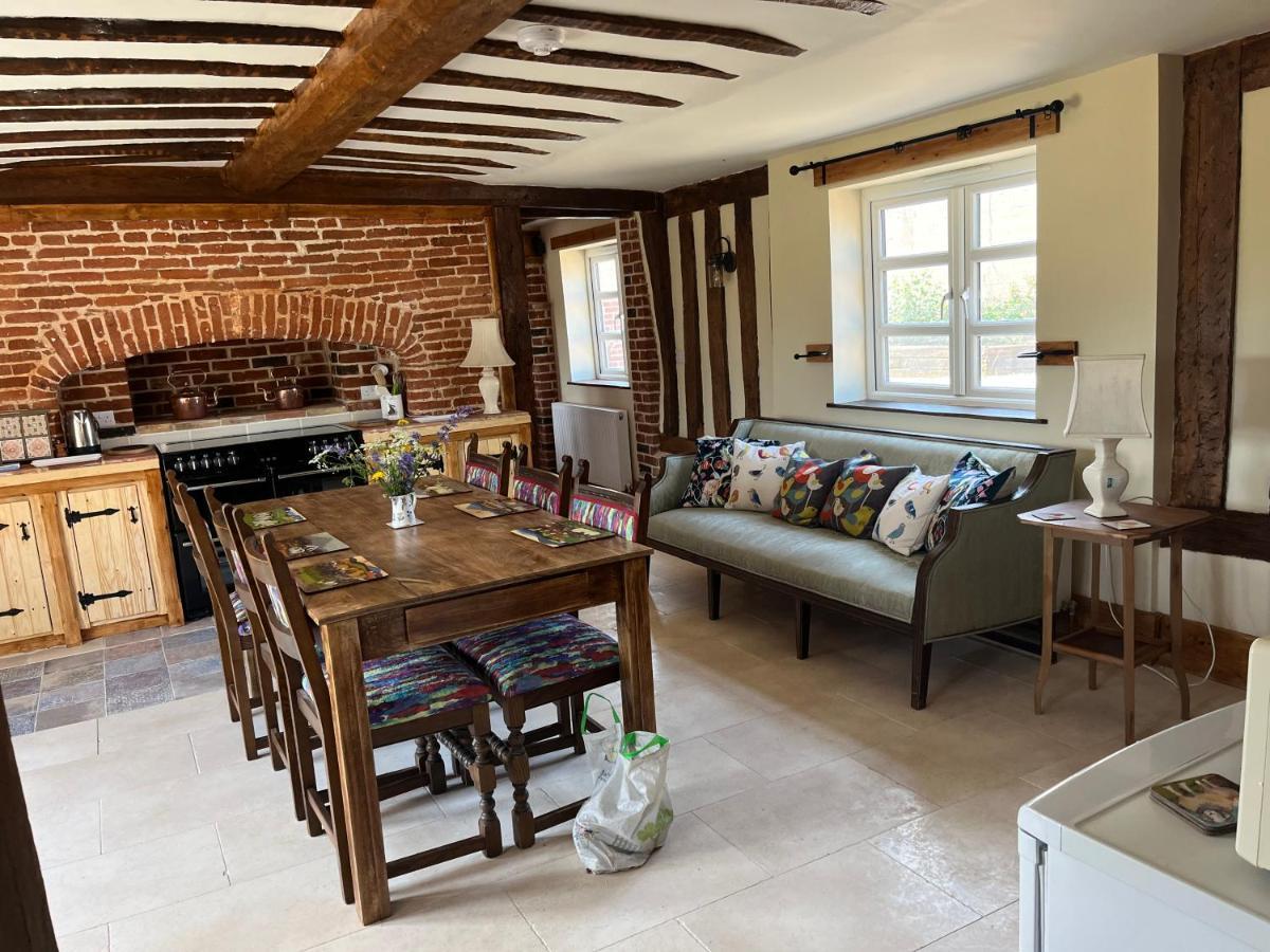 A Newly Renovated, Cosy Escape In The Beautiful Shepherd'S Cottage Dereham ภายนอก รูปภาพ